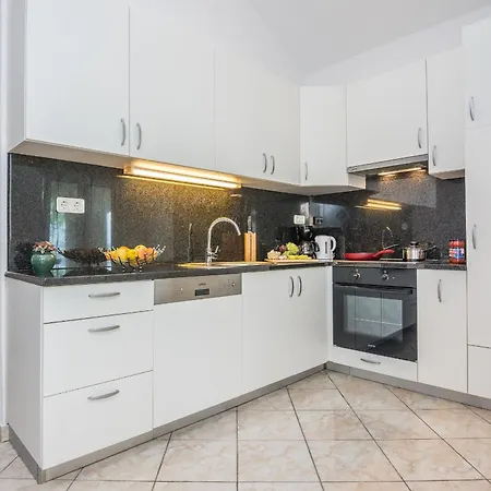 Apartment By The Sea - Lozice, - 20202 Vir